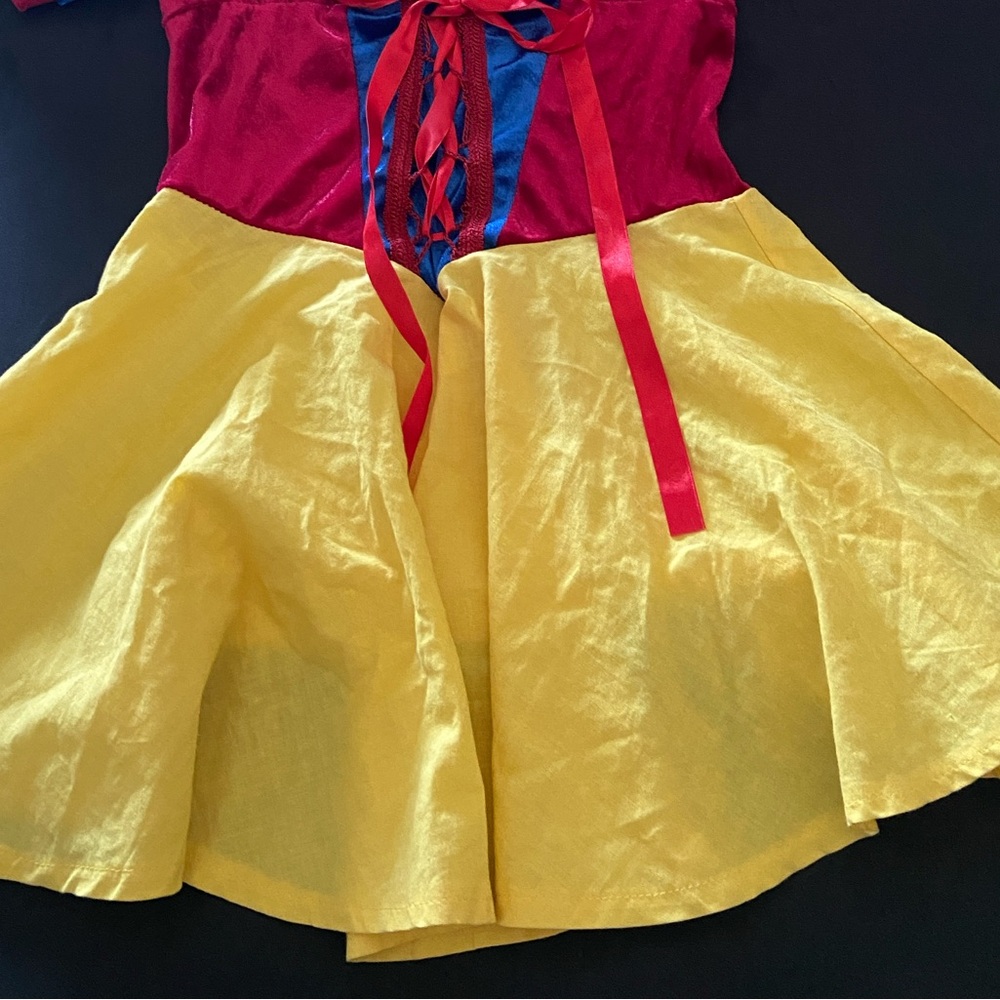 Short adult Red and Yellow “Snow White” Princess Costume size small - Picture 4 of 7